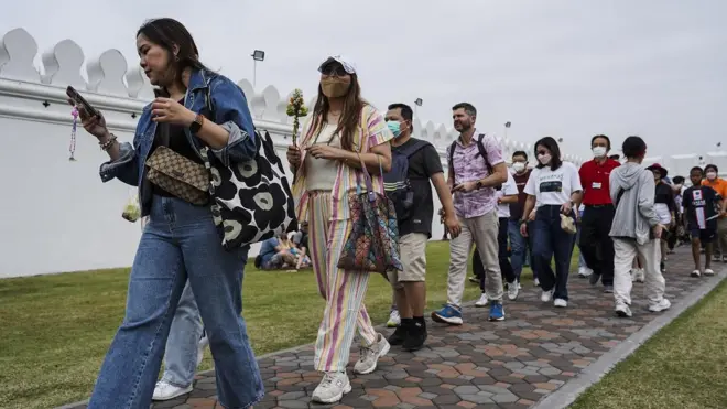 นักท่องเที่ยว 