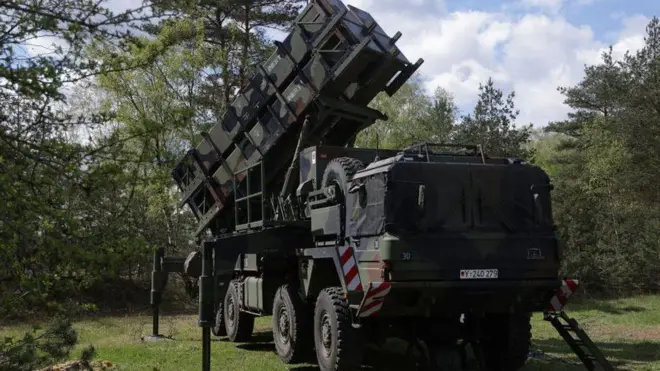 এটি জার্মানির একটি প্যাট্রিয়ট ক্ষেপণাস্ত্র সিস্টেম