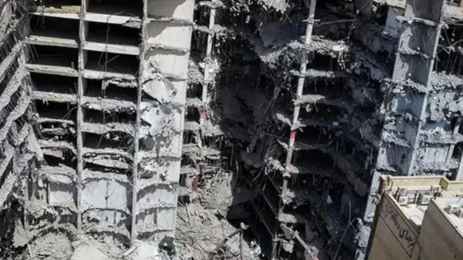 برج متروپل آبادن خرداد ماه امسال فرویخت و بر اثر آن ۴۳ نفر کشته شدند