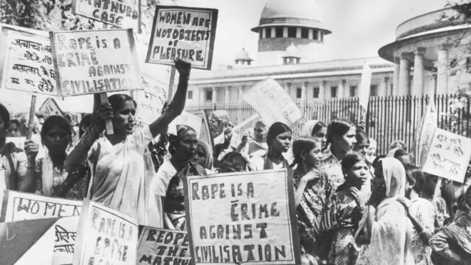 मथुरा बलात्कार प्रकरणावर देशभरातल्या महिलांनी दिल्लीत 1980 साली केलेलं एक आंदोलन
