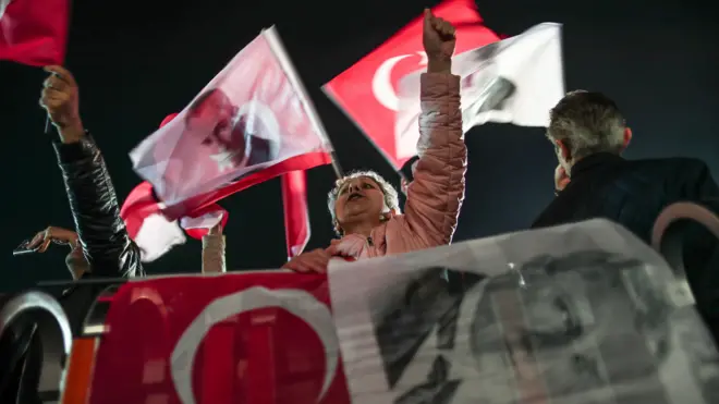 imamoğlu destekçisi bir kadın 