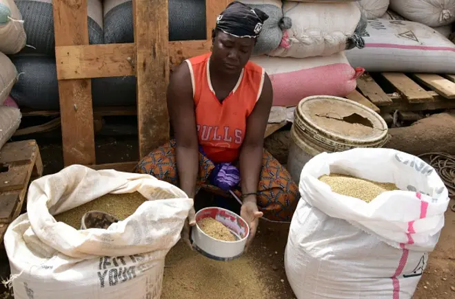 Wata mai sayar da kayan hatsi a Nijar 