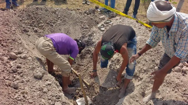 40 दिवसांनंतर राजाभाऊ लोंढे यांचा मृतदेह बाहेर काढण्यात आला.