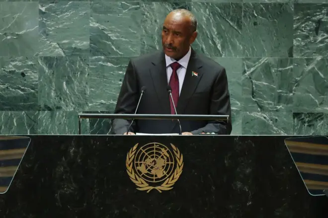 عبد الفتاح البرهان، رئيس مجلس السيادة الانتقالي لجمهورية السودان، يلقي كلمة أمام الجمعية العامة للأمم المتحدة في مقر الأمم المتحدة في 26 سبتمبر/أيلول 2024 