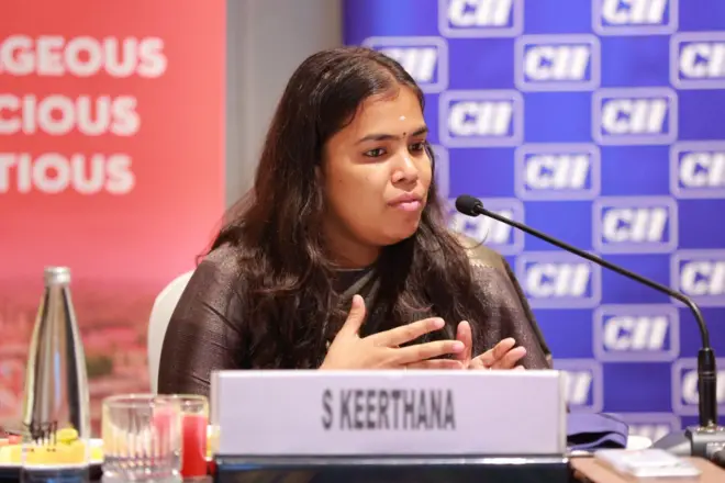 'தலைமை கொடுத்த எச்சரிக்கை' : அமைச்சர் கீர்த்தனாவின் அரசுப் பள்ளி ஆய்வு சர்ச்சையை ஏற்படுத்திய பின்னணி