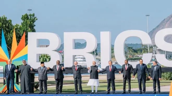 የብሪክስ አባል አገራት መሪዎች እጅ ለእጅ ተያይዘው