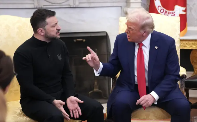 Tổng thống Donald Trump (phải) vừa có một cuộc tranh luận nảy lửa với Tổng thống Volodymyr Zelensky tại Nhà Trắng