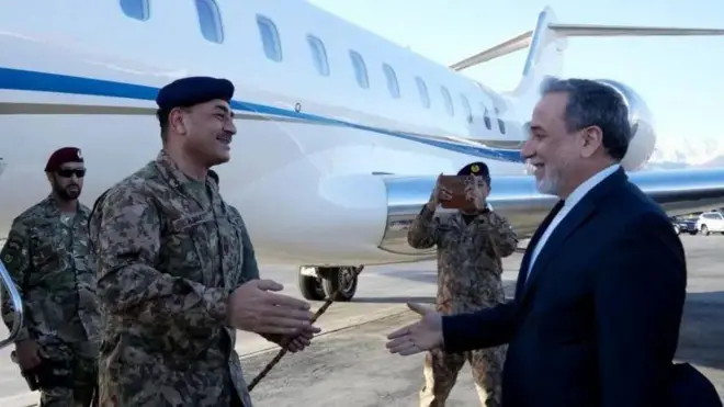 आसिम मुनीर और अब्बासी अराग़ची