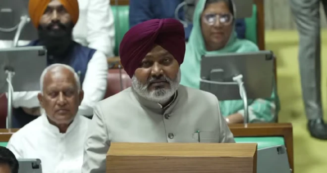 ਵਿੱਤ ਮੰਤਰੀ ਹਰਪਾਲ ਸਿੰਘ ਚੀਮਾ ਇਸ ਵੇਲੇ 2026-27 ਲਈ ਬਜਟ ਪੇਸ਼ ਕਰ ਰਹੇ ਹਨ।