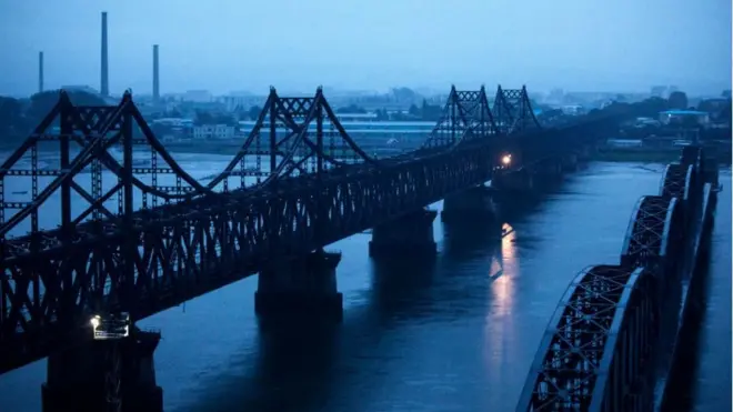 중국 단둥과 북한 신의주를 잇는 '중조우의교'(왼쪽)가 보인다.