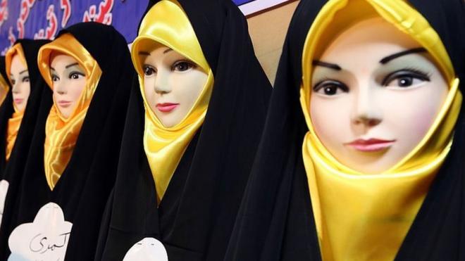 ایران میں حجاب پہنے مجسمے