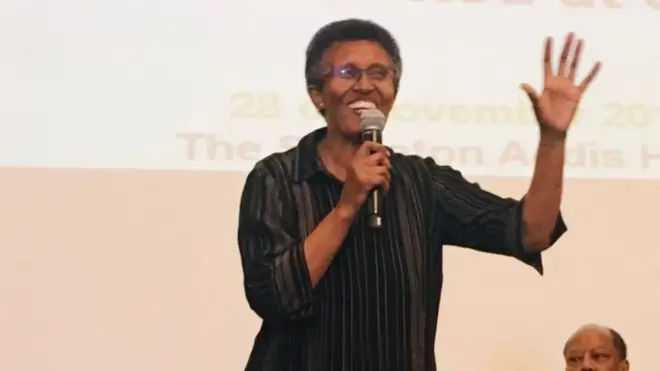 Pirofessar Kuwee Kumsaa