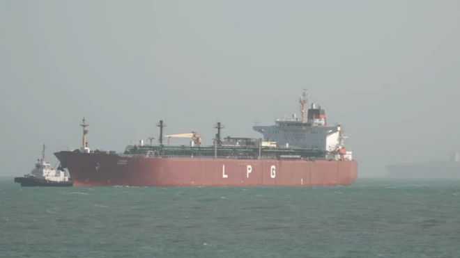 హార్ము జ్ జలసంధి, భారత నౌకలు, నందాదేవి, శివాాలిక్