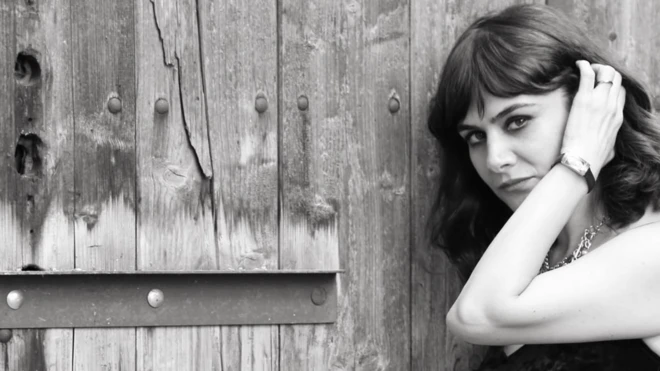 بیتا ملکوتی، منتقد و دانشآموخته تئاتر، چندین کتاب شعر و داستان نوشته است