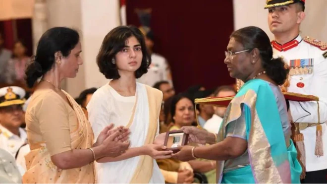 कैप्टन अंशुमान सिंह की पत्नी स्मृति सिंह