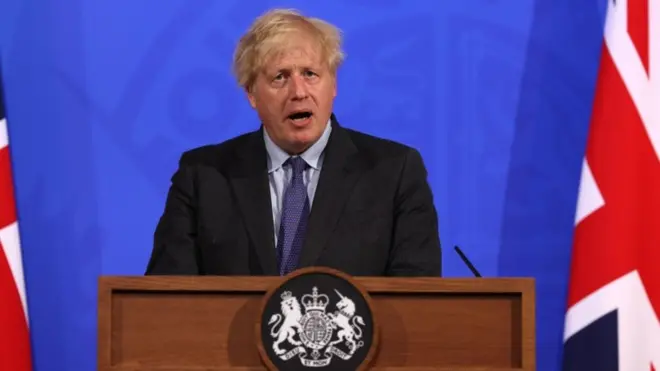 Boris Johnson anunció que prolonga por cuatro semanas más las restricciones.