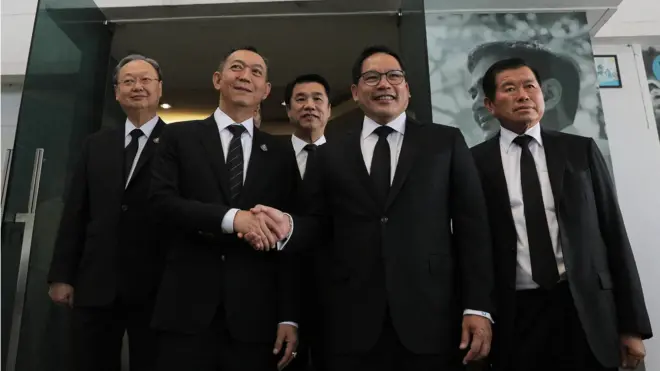 ประชาธิปัตย์ พลังประชารัฐ