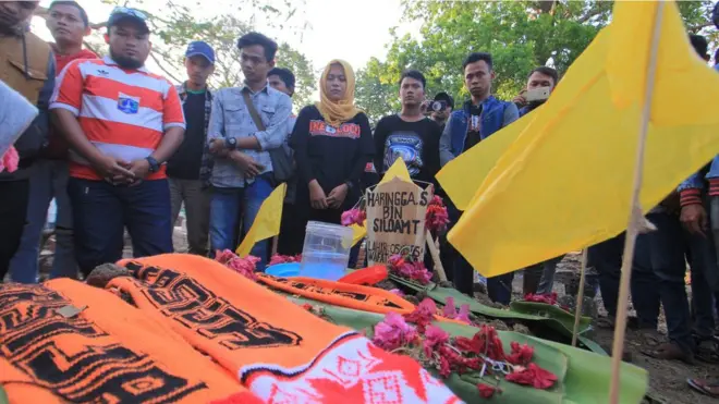 Pemakaman Haringga Sirilia, suporter Persija, telah dilangsungkan.