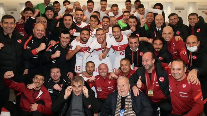 Hollanda'ya karşı 4-2 kazanılan maç sonrası soyunma odası