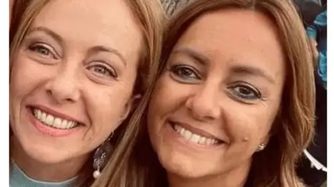 Джорджа Мелоні (ліворуч) опублікувала свою фотографію з Ніколетою Голісано