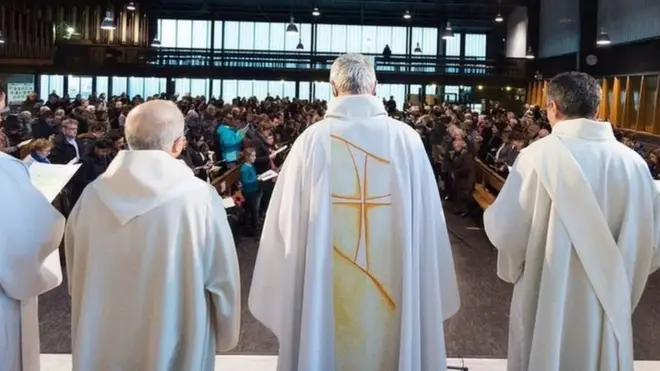 Lu boota bataskaana Kaatolikii Firaans