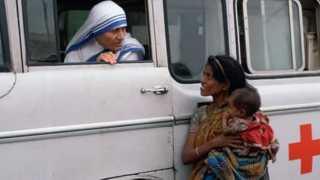 Badan amal yang berbasis di Kolkata ini didirikan pada 1950 oleh Bunda Teresa (atas), seorang biarawati Katolik Roma yang pindah ke India dari negara asalnya, Makedonia.