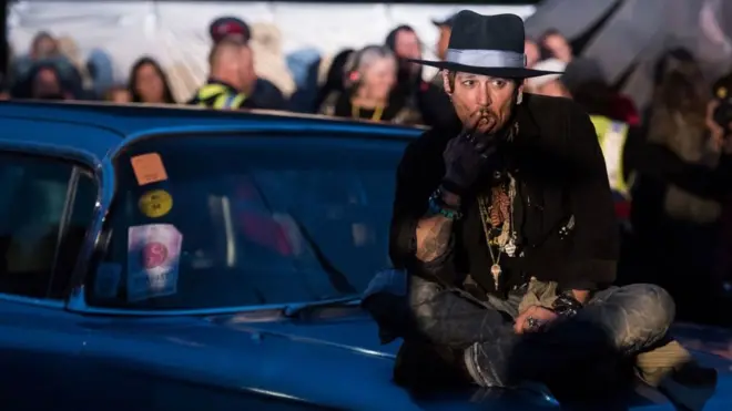 Джонни Депп на фестивале в Гластонбери