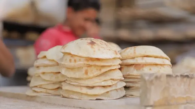 أرغفة خبز