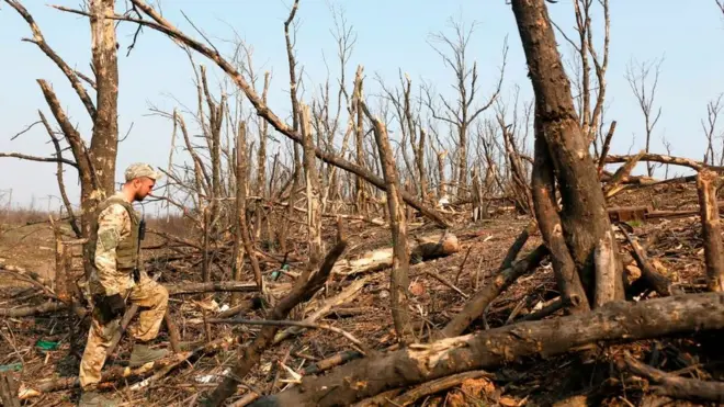 Законопроект передбачає "невійськовий шлях припинення військових дій на Донбасі", кажуть у парламенті