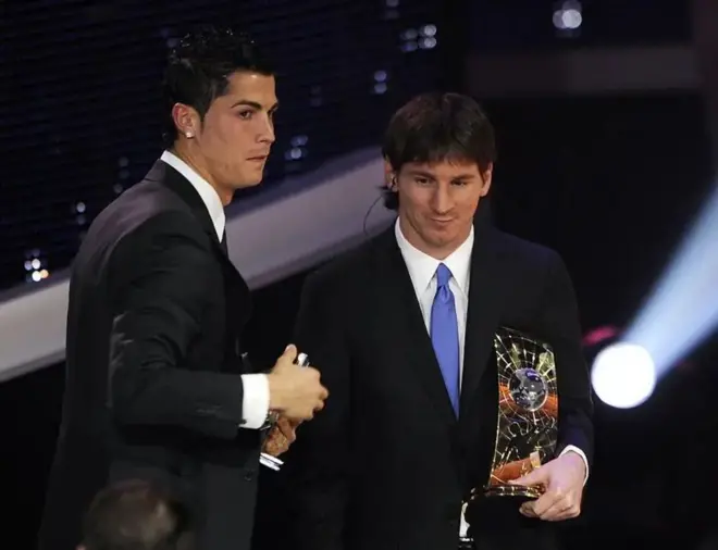 Ba a sani ba ko Lionel Messi, wanda ya daɗe yana gogayya da Ronaldo kan kambun Ballon d'Or, yana cikin waɗanda aka gayyata.