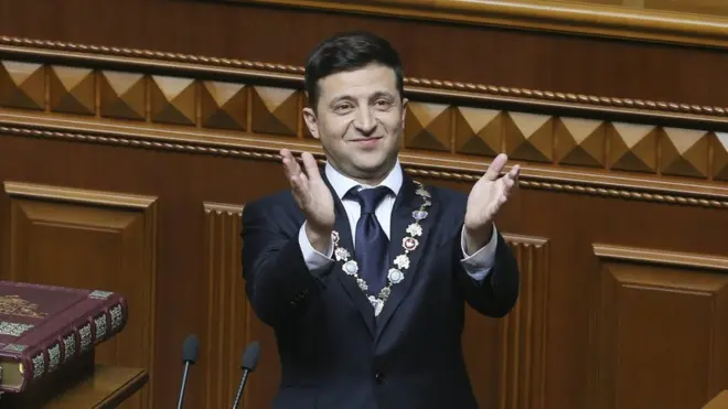İnauqurasiya çıxışnda Volodimir Zelenski Ukrayna parlamentinin buraxılmasına çağırış edib