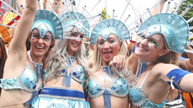 مشاركات في كرنفال نوتينغ هيل