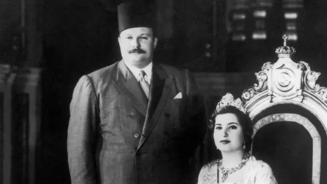 فاروق اپنی اہلیہ کے ہمراہ