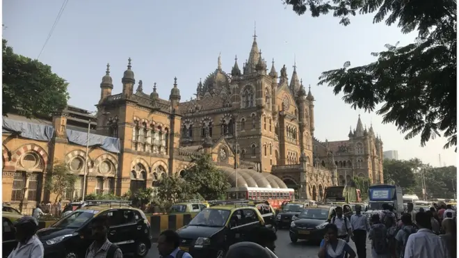ممبئی کا تاریخی وِکٹوریہ ٹرمِنل