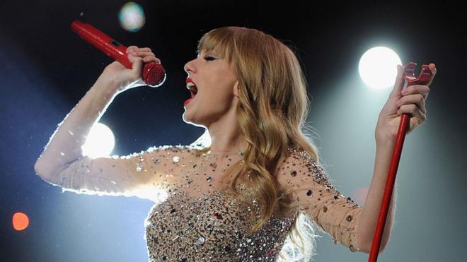 Taylor Swift. The one, dagli inizi country al mega show Eras - Tiscali  Cultura