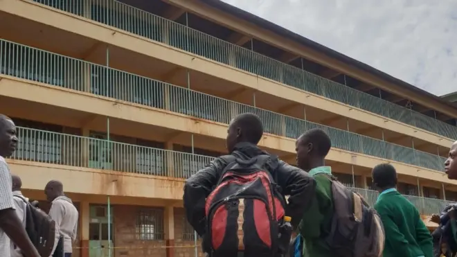 Baadhi ya wanafunzi walionusurika kifo baada ya wenzao 14 kupoteza miasha yao katika mkanyagano