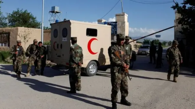 Icyo gitero kibasiye abasirikare ku kigo kiri hafi y'umujyi wa Mazar-e-Sharif.