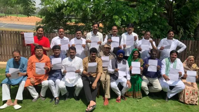 मध्य प्रदेश के कांग्रेस से इस्तीफ़ा देने वाले विधायक