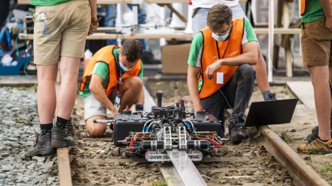 Hollanda'da Temmuz ayında öğrenciler tarafından yapılan bir Hyperloop deneyi