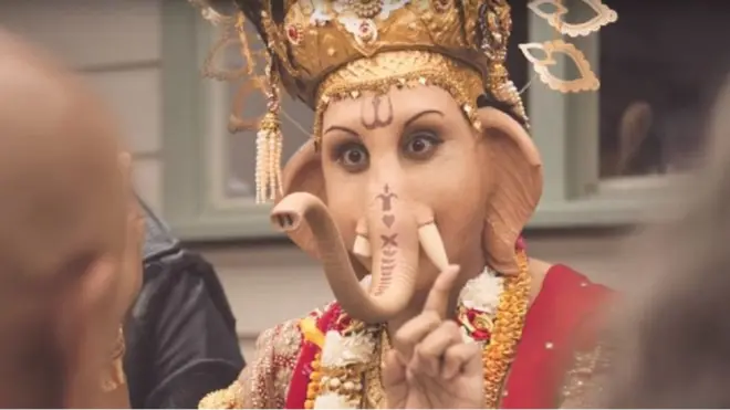 Iklan tersebut menuai kontroversi tentang penggambaran Ganesha.