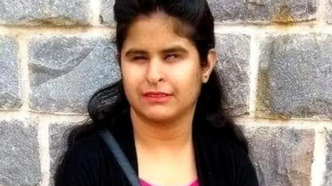 आयुषी शर्मा