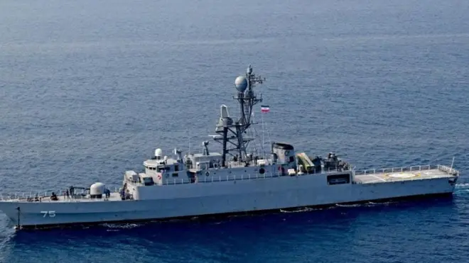 17 फ़रवरी को ईस्टर्न नेवल कमांड ने ये तस्वीर पोस्ट करते हुए ईरान के युद्धपोत आईआरआईएस डेना का स्वागत किया था.