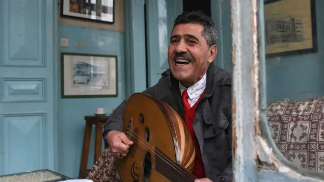 اليوم نقل الكثير من السوريين تراث الطرب إلى الخارج، وظهر جيل جديد من السميعة