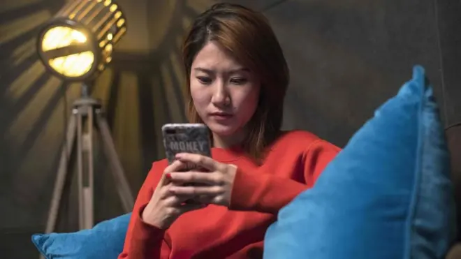 بار بار چارج اور ری چارج ہونے کے عمل سے گزرنے کے بعد لیتھیئم بیٹریوں کی کارکردگی مسلسل متاثر ہوتی رہتی ہے