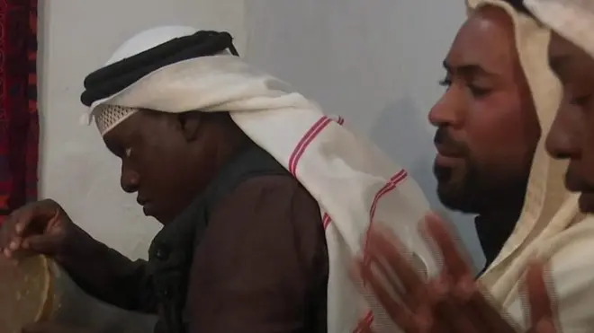 يواجه أصحاب البشرة السمراء في مدينة البصرة جنوب العراق التمييز والتهميش على أساس عرقي.