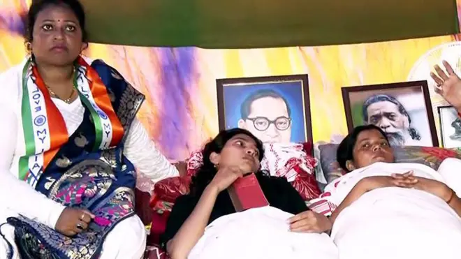 झारखंड स्टूडेंट प्रोटेस्ट में हिस्सा लेते कुछ प्रदर्शनकारी भूख हड़ताल पर हैं