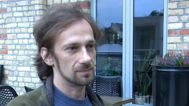 Евгений говорит, что хочет растить ребенка-негражданина именно в Латвии и платить налоги