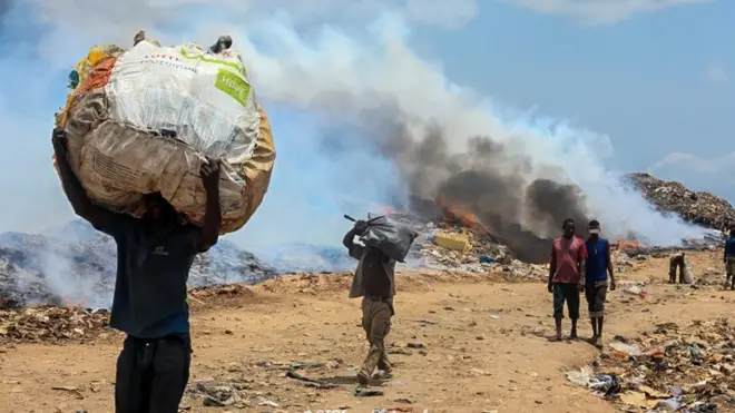 Na Maachị 2017 gọọmentị Lagos steetị machịrị ebe a na-ekpofu ahịhịa olusosun maka awụrụ na-apụta na ebe a