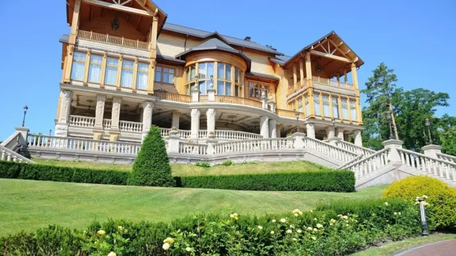 Впродовж трьох років за порядком у Межигір'ї доглядають волонтери