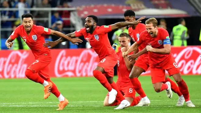 Pemain timnas Inggris meluapkan kegembiraan setelah menag lewat adu penalti.